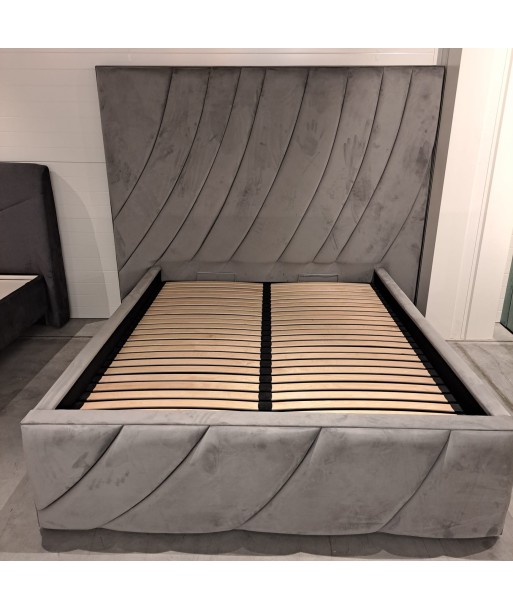 Lit rembourré en tissu, Cadre de lit pliant avec espace de rangement, Belleza Gris de pas cher